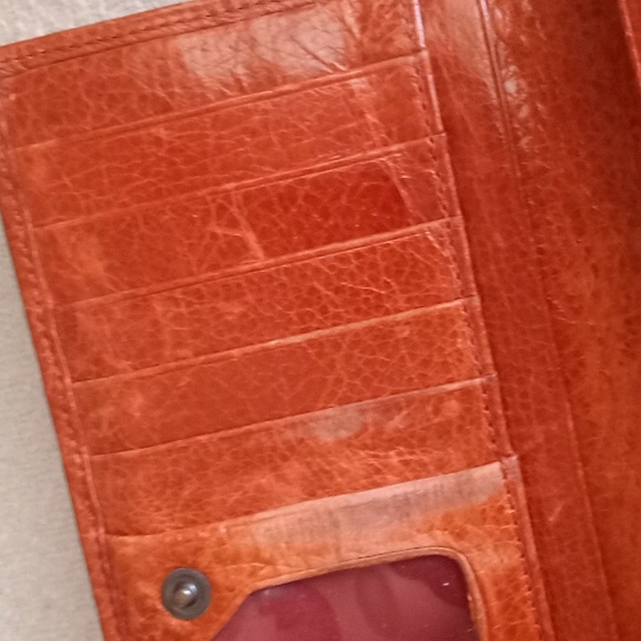 Isabella Fiore Love Wallet 🧡 - Picture 3 of 8